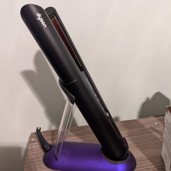 Purple Dyson Corrale Hair Straightener - Picture 1 of 2